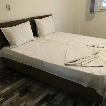 Hotel 4 U